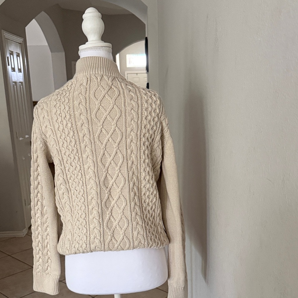 Elegant GAP Cable Knit Turtleneck Sweater BOY - Picture 2 of 2